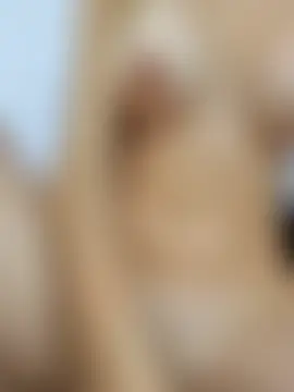 LeaHotxx's Live Sex Cam Show