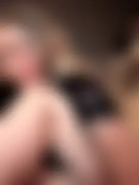 blondebitch2's Live Sex Cam Show