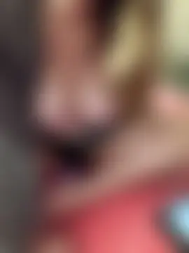 Faidraishere's Live Sex Cam Show