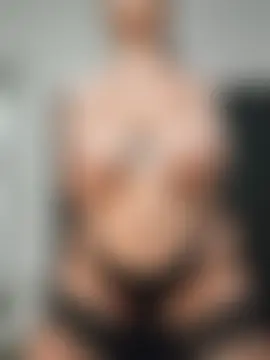 AvaDivaMilf's Live Sex Cam Show