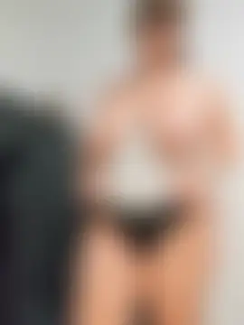 AvaDivaMilf's Live Sex Cam Show