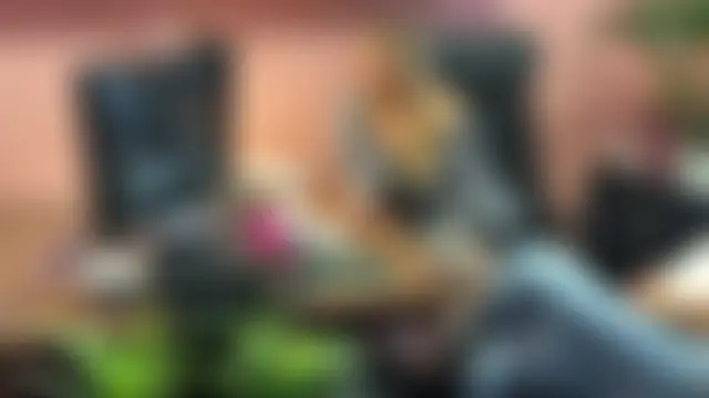 legsLONG's Live Sex Cam Show