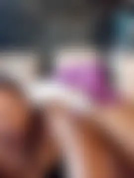 curvyloneah75's Webcam Show