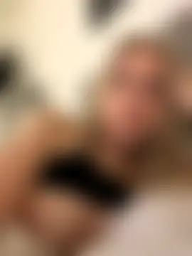 petite_poppy_xox's Live Sex Cam Show