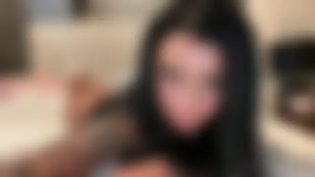 LucyLuxee19's Live Sex Cam Show