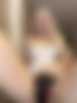 AnikaBest's Webcam Show