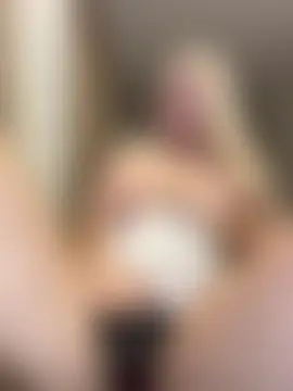 AnikaBest's Live Sex Cam Show