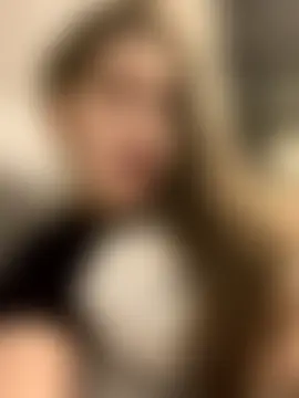 HornyGirlH's Live Sex Cam Show