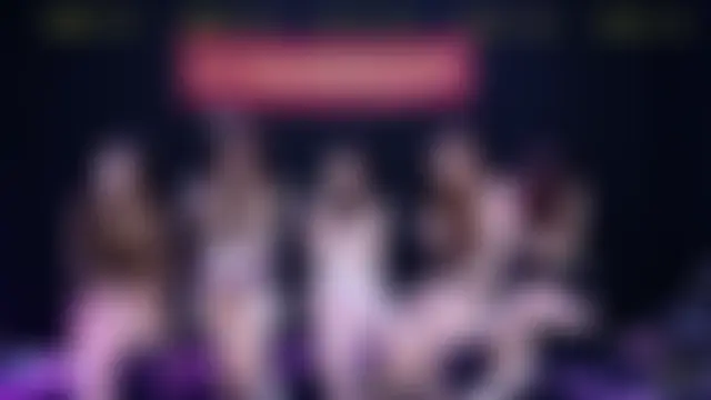 CrazyGirl-888's Live Sex Cam Show