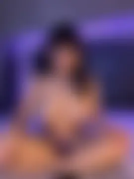 YumiLux's Live Sex Cam Show