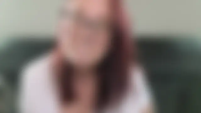 TheBustyHouseWife's Webcam Show