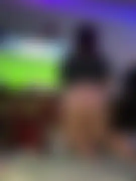 moan4mona's Webcam Show