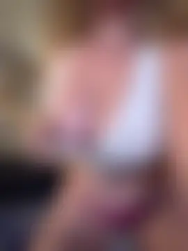 miamellycious' Live Sex Cam Show