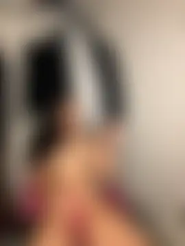 nikkiloveee's Live Sex Cam Show