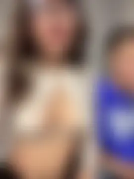 Hilary_pinkk's Webcam Show