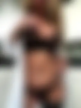 MrsCharlottFox's Live Sex Cam Show