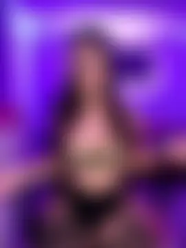 MaggyMayI's Live Sex Cam Show