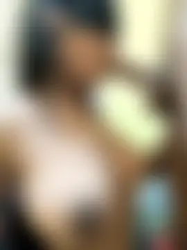 Quun_rosi's Webcam Show