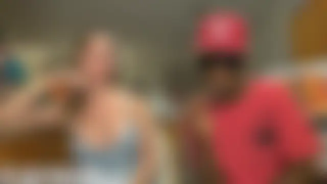 boomboomr00m's Webcam Show