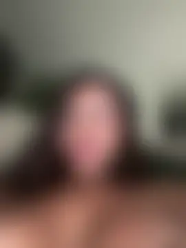 Brunettexio's Live Sex Cam Show