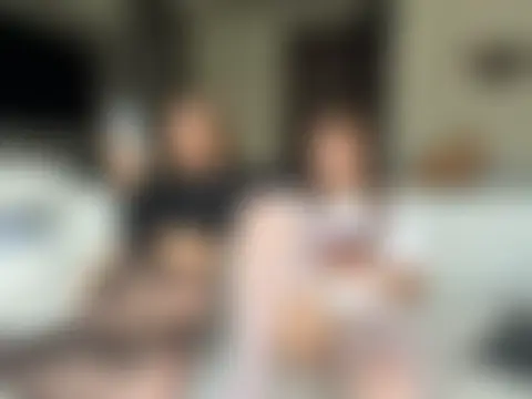 Nura_n_Sarah's Live Sex Cam Show