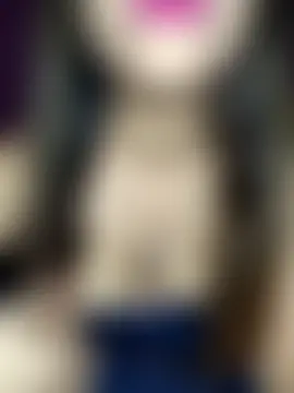 Kitty_18teen: διαδικτυακό σόου στην κάμερα