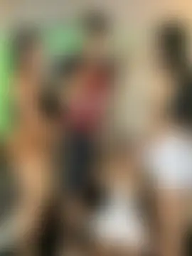 royalgirls_x's Webcam Show