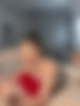 CurlyLara's Live Sex Cam Show