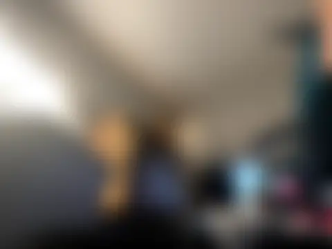 Snowbunnycake_131's Webcam Show