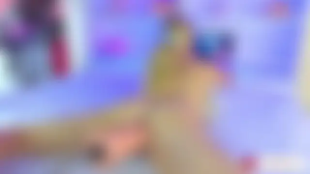 ChiaraLewis' Live Sex Cam Show