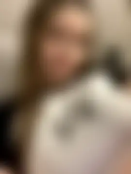 HornyGirlH's Live Sex Cam Show