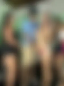 royalgirls_x's Live Sex Cam Show