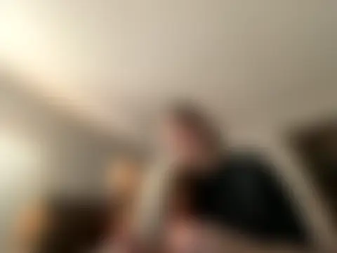 Snowbunnycake_131's Webcam Show