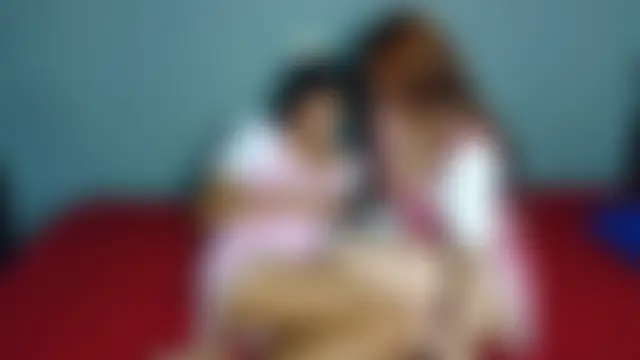 strawberrymia68's Live Sex Cam Show