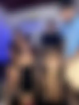 royalgirls_x's Live Sex Cam Show