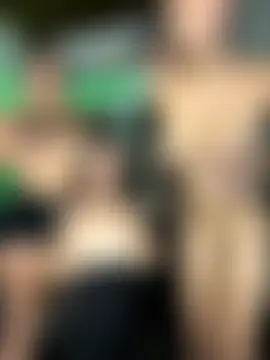 royalgirls_x's Live Sex Cam Show