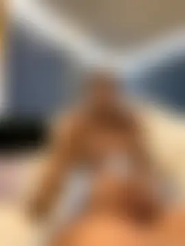 KLoveeee's Live Sex Cam Show