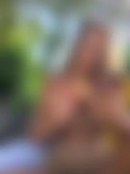 Bella-Grace's Live Sex Cam Show