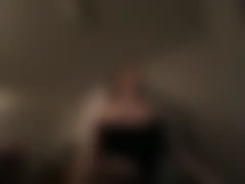 Snowbunnycake_131's Webcam Show