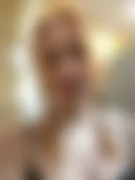 Eliiizaaa's Live Sex Cam Show