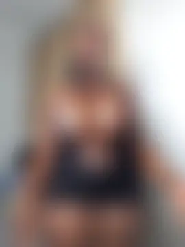 bustytemptress1's Webcam Show