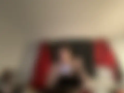 Snowbunnycake_131's Webcam Show