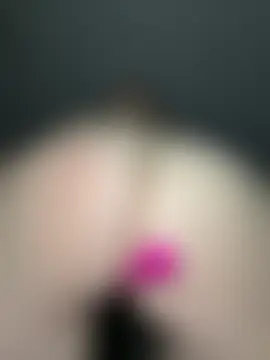 HugeBoobsAlice's Live Sex Cam Show