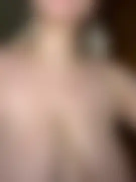 HugeBoobsAlice's Webcam Show