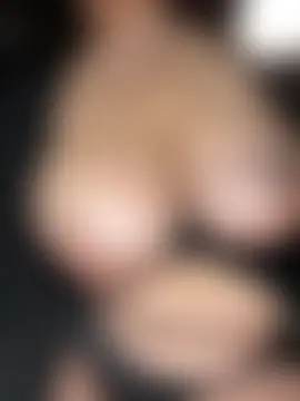 BustiBunny69's Webcam Show