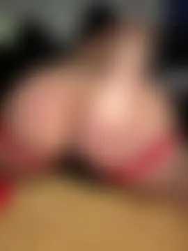 BustiBunny69's Webcam Show