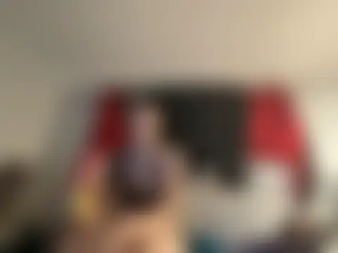 Snowbunnycake_131's Webcam Show