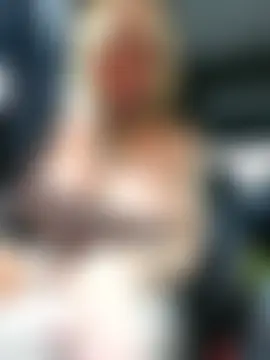 YourMommyBlair's Live Sex Cam Show