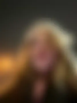 LoraaDoll's Live Sex Cam Show