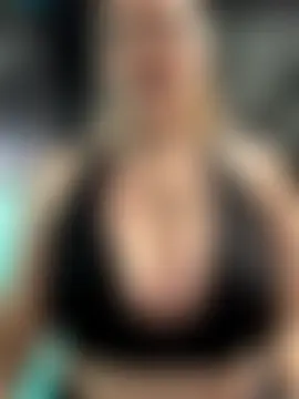 BustyBonnieUK's Live Sex Cam Show